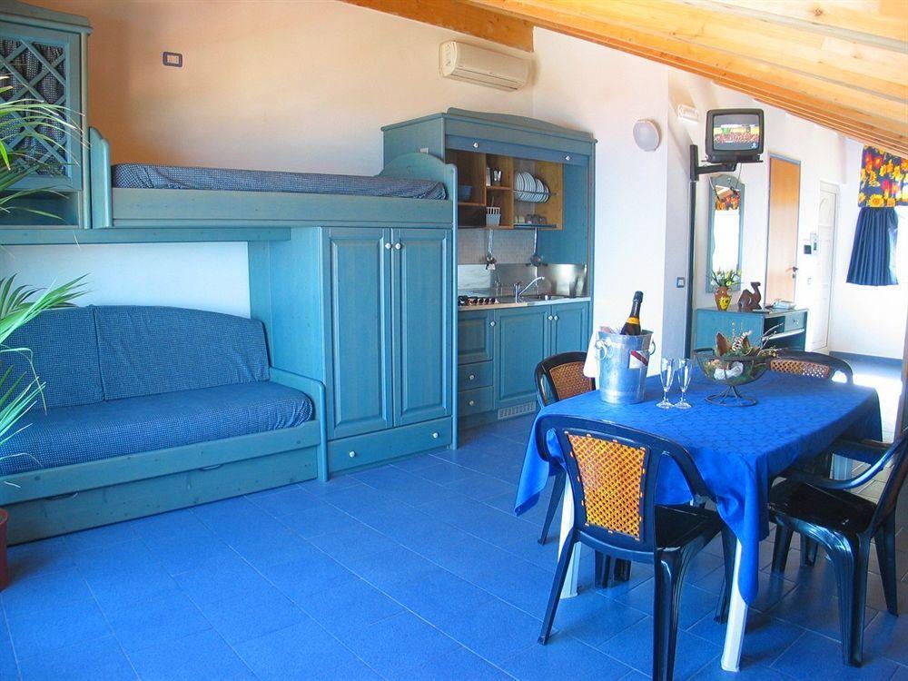 Aparthotel Oasi Azzurra à Messine Extérieur photo