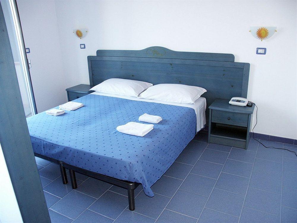 Aparthotel Oasi Azzurra à Messine Extérieur photo