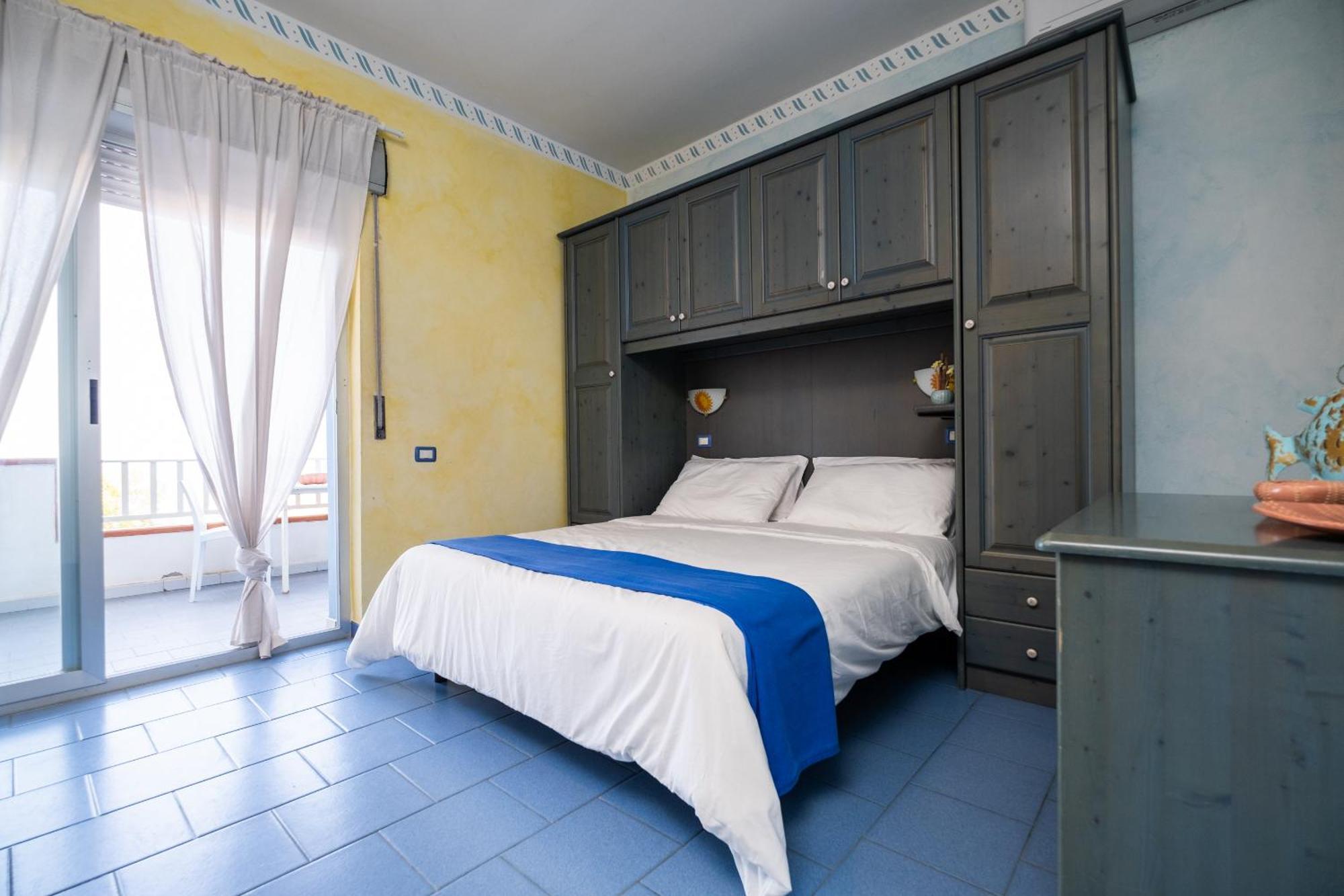 Aparthotel Oasi Azzurra à Messine Extérieur photo