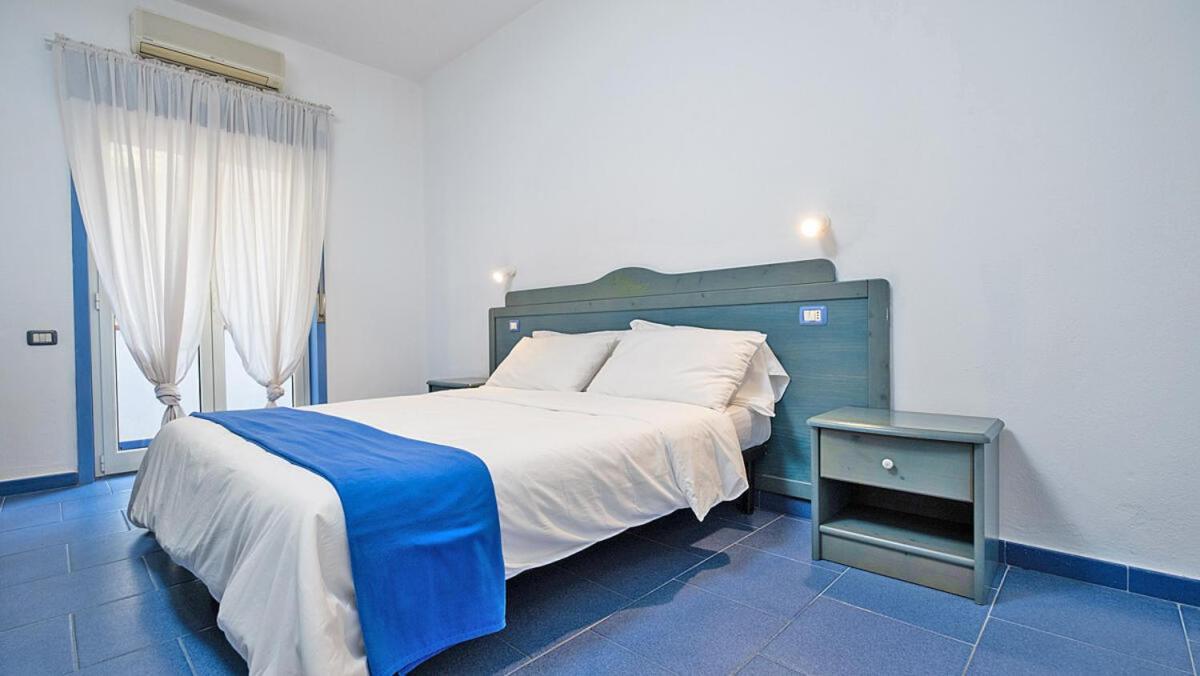 Aparthotel Oasi Azzurra à Messine Extérieur photo